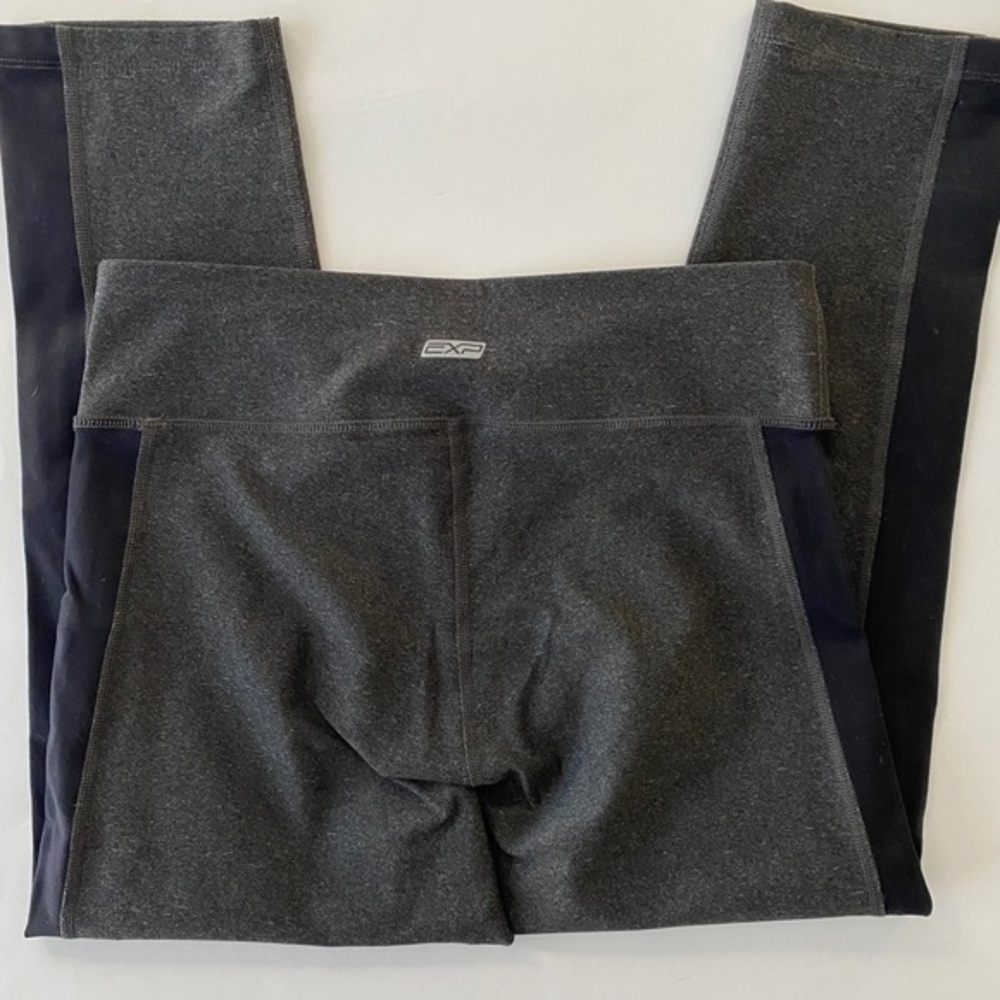 Express Core Performance capris - Picture 3 of 6